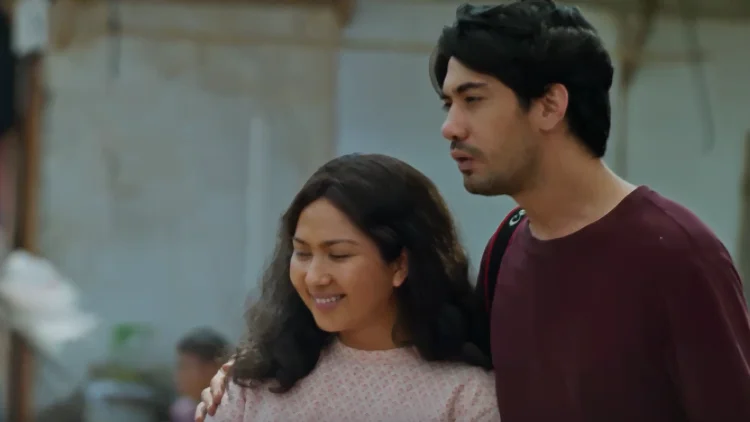 7 Judul Film Komedi Indonesia Terbaik yang Sayang Dilewatkan - imperfect film indonesia