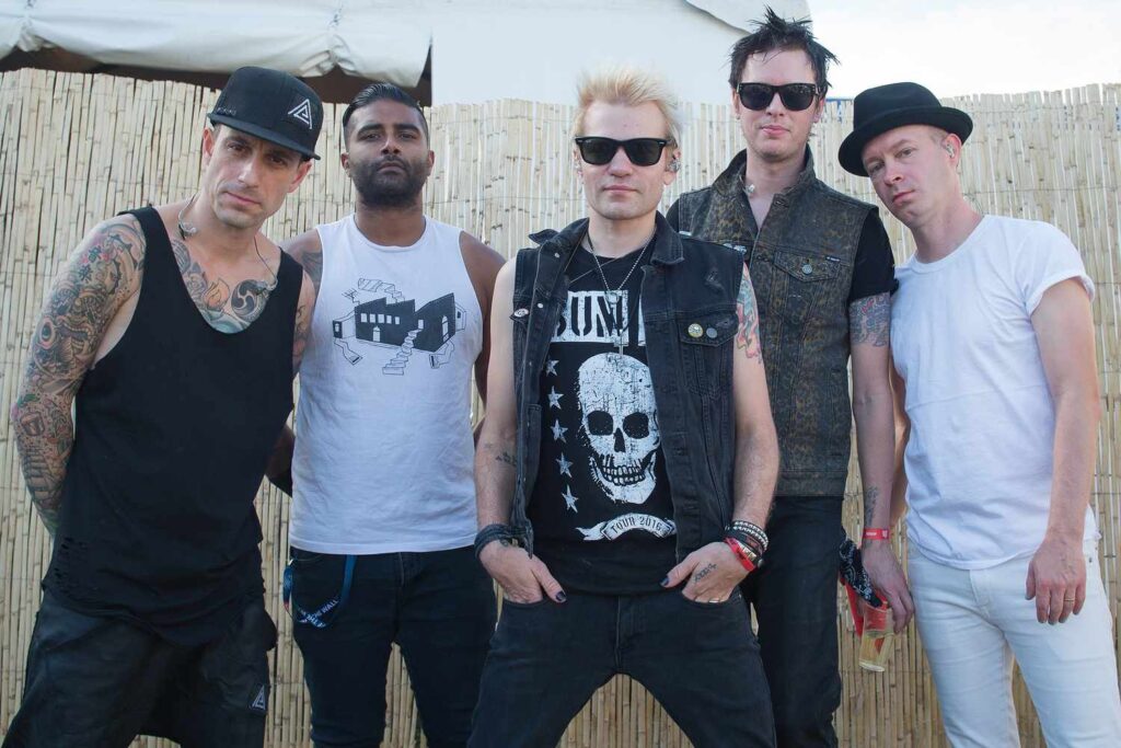 Grup Band Legendaris SUM 41 Akan Bubar, Ini 5 Faktanya