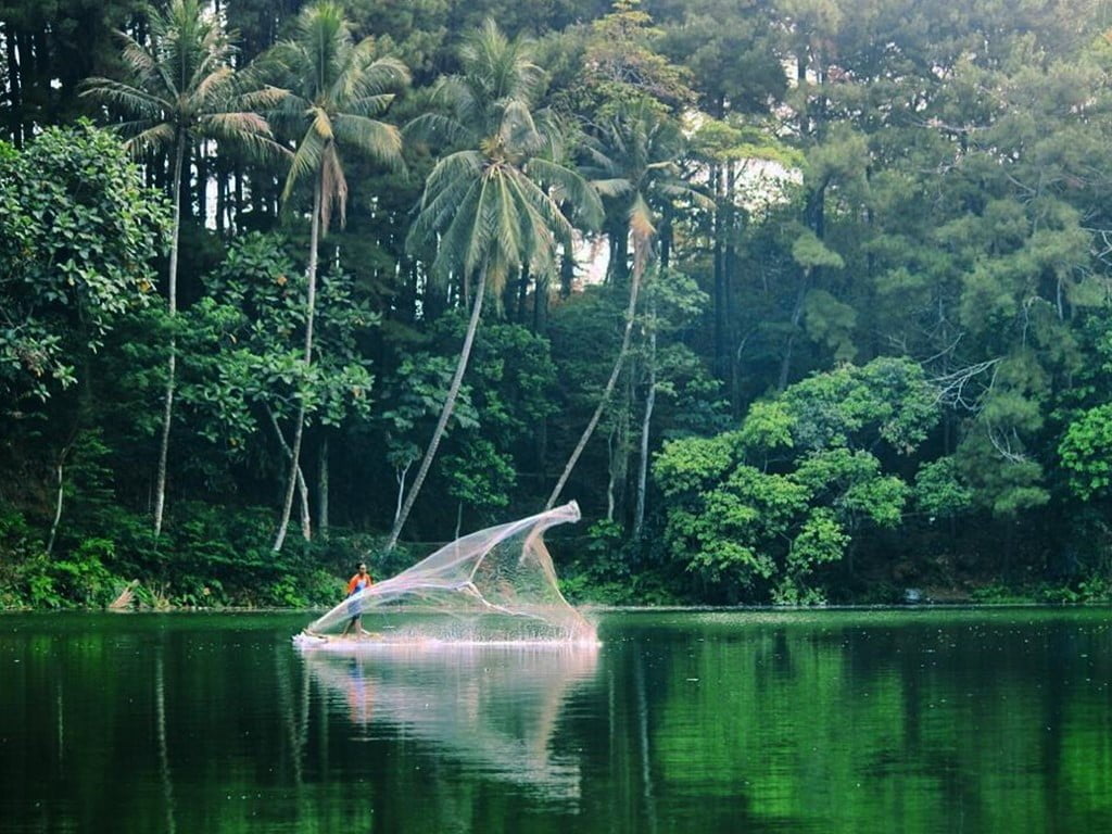 6 Rekomendasi Tempat Wisata Cirebon, Dijamin Betah! - Wanawisata Ciwaringinmamikeren.com 6 Rekomendasi Tempat Wisata Cirebon, Dijamin Betah! - Wanawisata Ciwaringinmamikeren.com