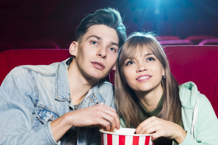 Tips Pacaran di Bioskop: Cara Romantis Pacaran di Bioskop Tanpa Ganggu Orang Lain yang Aman, Nyaman, dan Seru