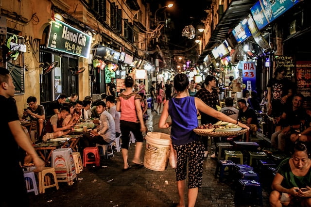 Biaya Hidup di Hanoi (2023): Mau Tinggal di Negeri Merah? - Biaya hidup di hanoi warga Biaya Hidup di Hanoi (2023): Mau Tinggal di Negeri Merah? - Biaya hidup di hanoi warga