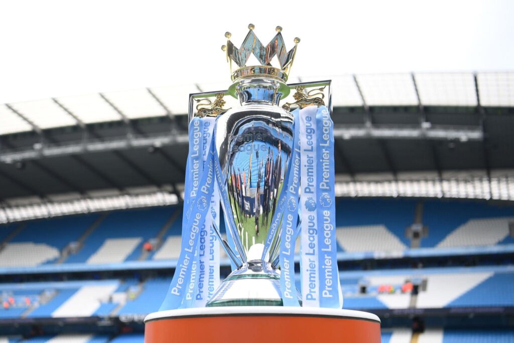 Mengenal Kompetisi Sepak Bola Premier League, Liga Terbaik Dunia - EPL trophy Mengenal Kompetisi Sepak Bola Premier League, Liga Terbaik Dunia - EPL trophy