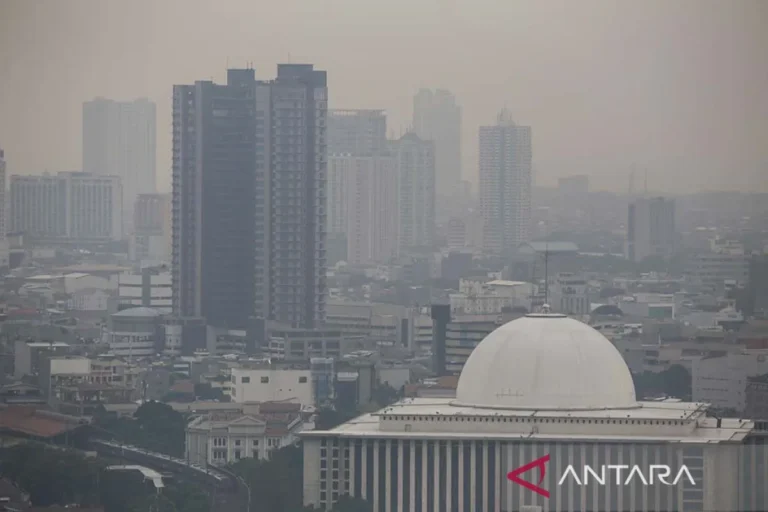 Kebijakan water mist demi tekan polusi udara Jakarta