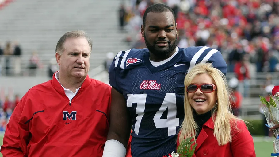 Tokoh Nyata di Film The Blind Side Tuntut Tim Produksi, Kenapa Tuh? - Michael Oher and Leigh Anne Tuohy Lie Scam Adoption