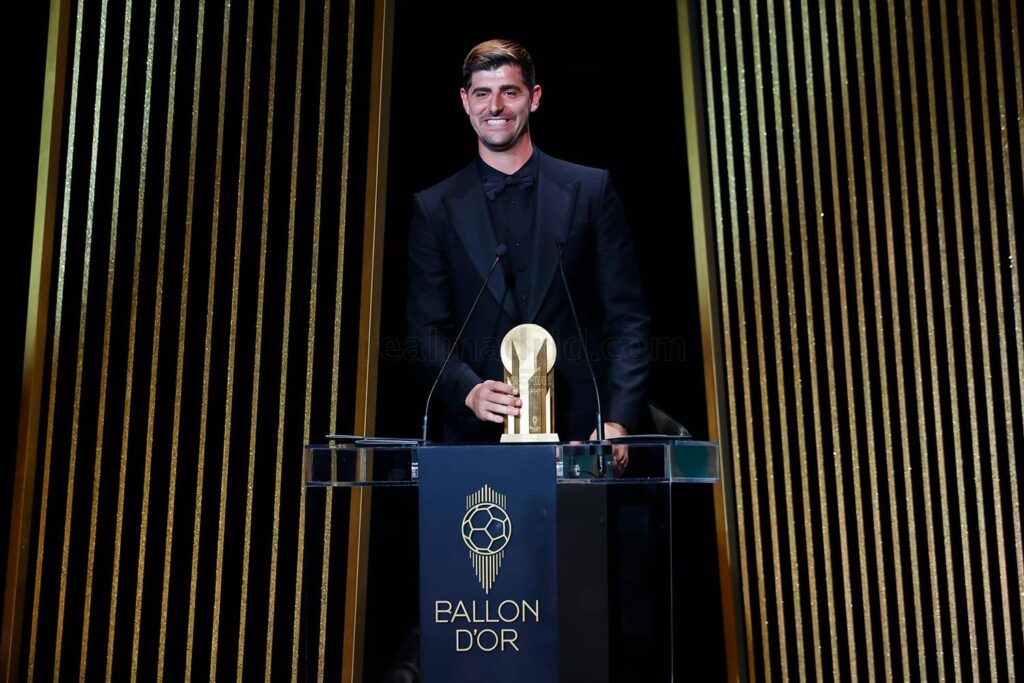 Tidak Hanya Ballon d’Or, Berikut 5 Penghargaan France Football Lainnya - Courtois Yashin Trophy Tidak Hanya Ballon d’Or, Berikut 5 Penghargaan France Football Lainnya - Courtois Yashin Trophy