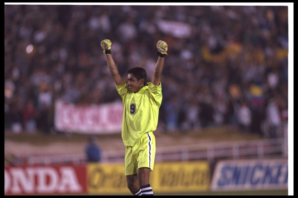 10 Kiper dengan Gol Terbanyak: Anomali dalam Sepak Bola - Jorge Campos 10 Kiper dengan Gol Terbanyak: Anomali dalam Sepak Bola - Jorge Campos