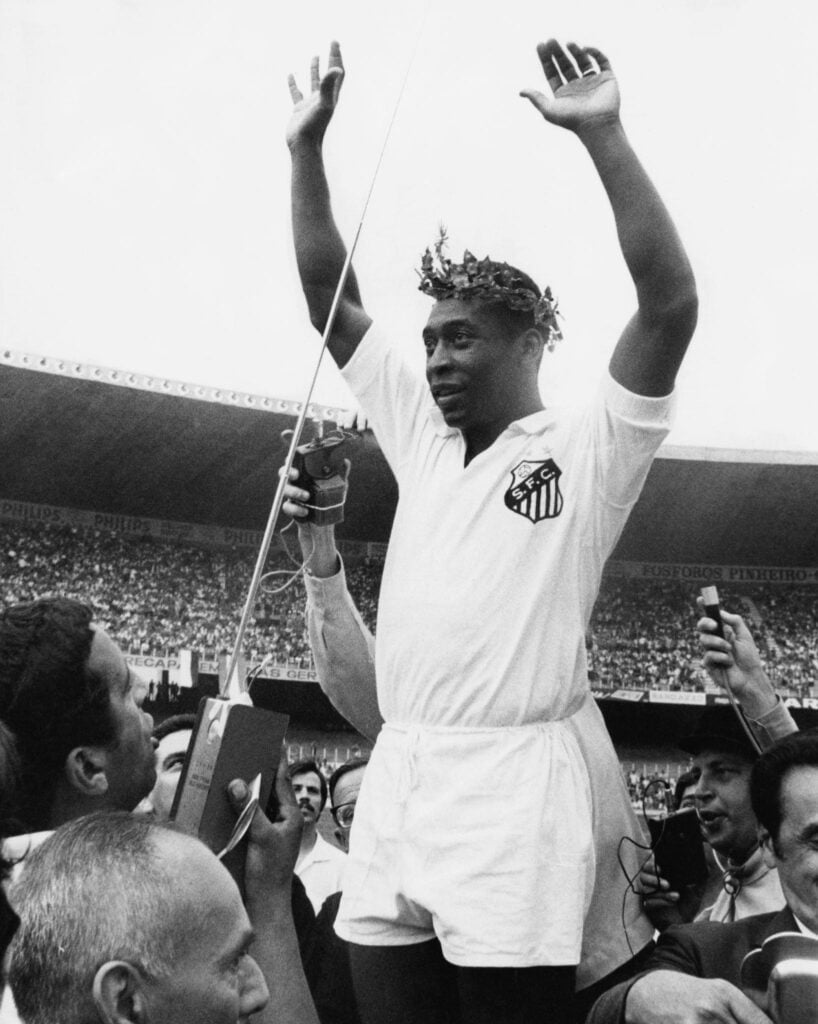 Santos Degradasi untuk Pertama Kalinya dalam 111 Tahun, Suporter Mengamuk! - Pele Santos FC Santos Degradasi untuk Pertama Kalinya dalam 111 Tahun, Suporter Mengamuk! - Pele Santos FC