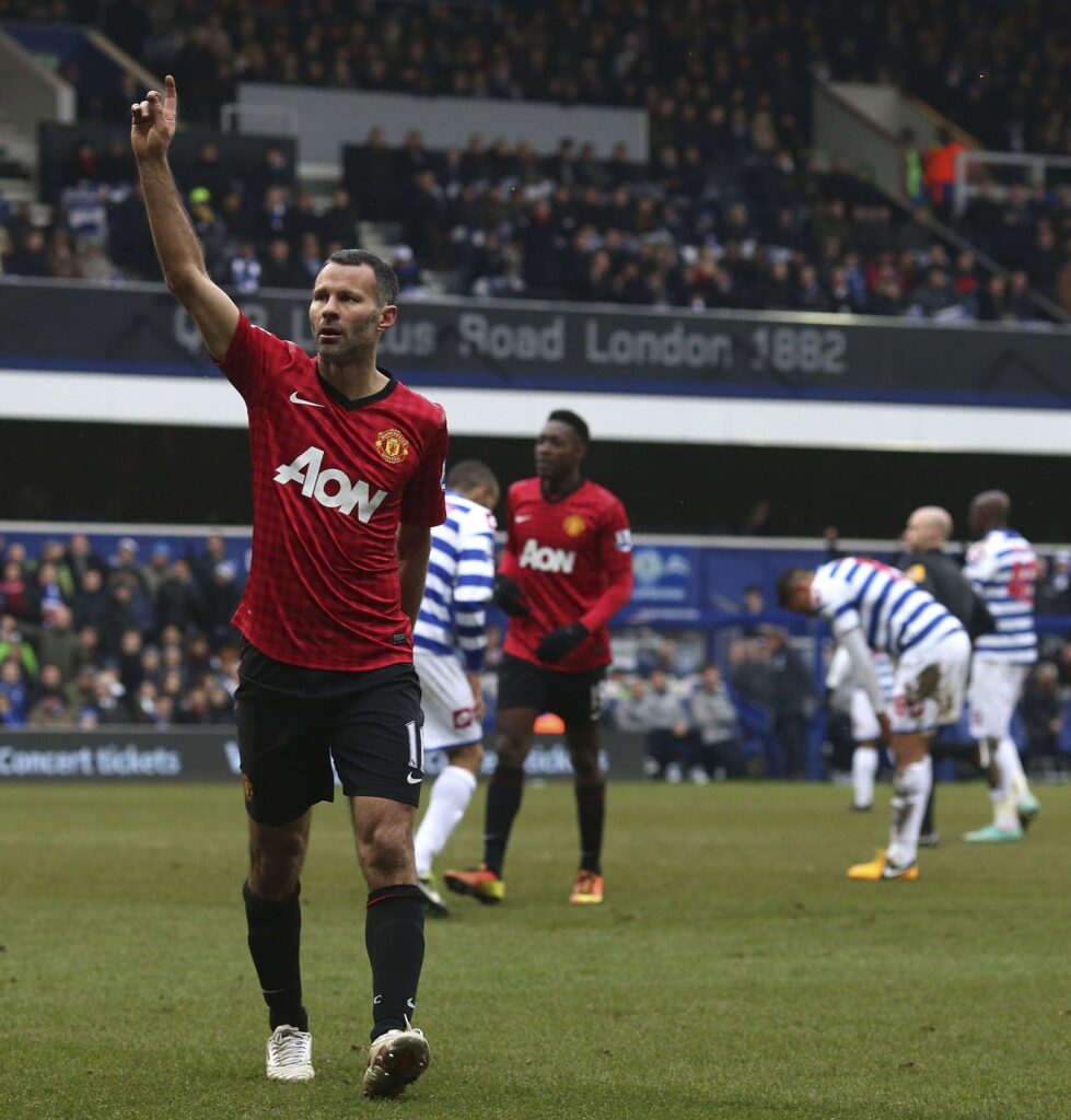 10 Pencetak Gol Tertua di Premier League Sepanjang Masa, Semakin Tua Semakin Jadi - Ryan Giggs goal vs QPR 10 Pencetak Gol Tertua di Premier League Sepanjang Masa, Semakin Tua Semakin Jadi - Ryan Giggs goal vs QPR
