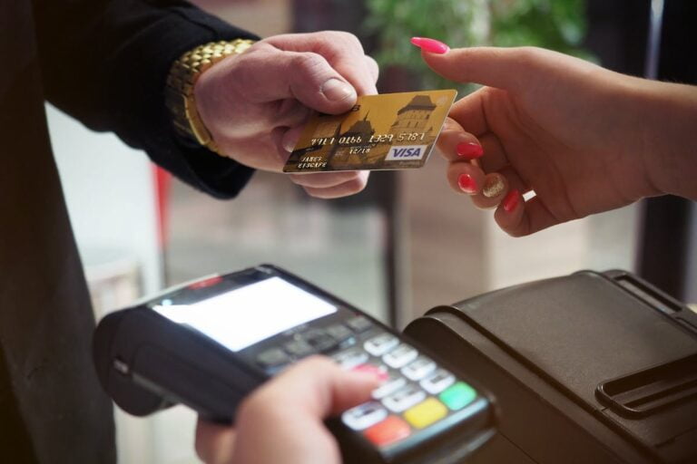 Kenapa Orang Kaya Pakai Kartu Kredit