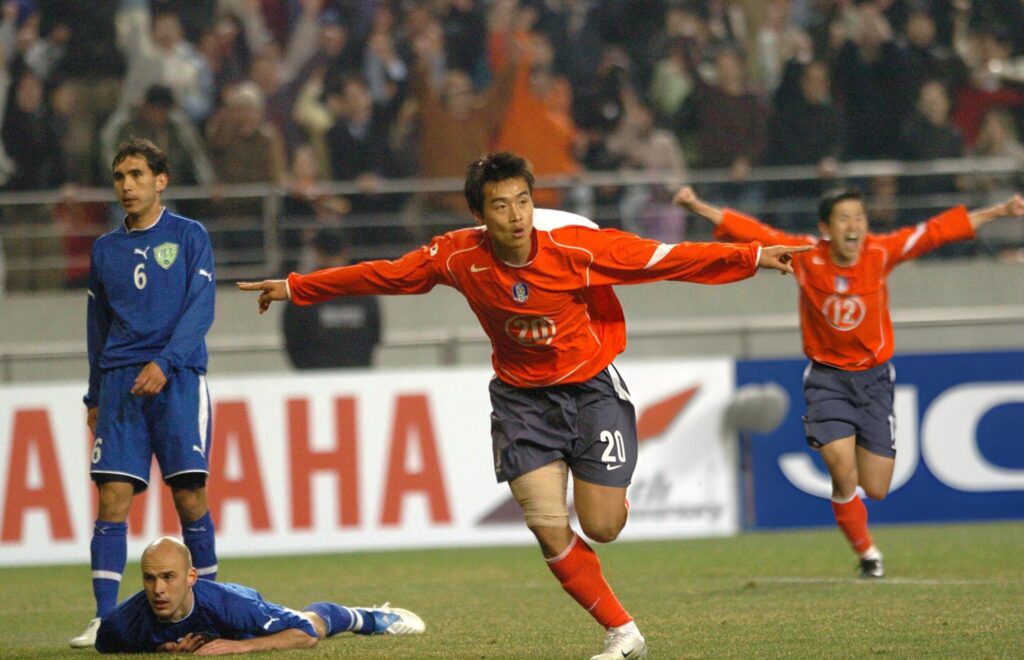 7 Pencetak Gol Terbanyak Piala Asia Sepanjang Masa, Para Legenda Sepak Bola Asia - Lee Dong gook Korea Selatan 7 Pencetak Gol Terbanyak Piala Asia Sepanjang Masa, Para Legenda Sepak Bola Asia - Lee Dong gook Korea Selatan