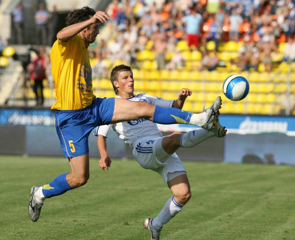 Pertandingan Tandang Terjauh dalam Sepak Bola, Ada yang Jaraknya Sampai Belasan Ribu Kilometer! - Zenit St. Petersburg vs Luch Energiya Vladivostok 2007 Pertandingan Tandang Terjauh dalam Sepak Bola, Ada yang Jaraknya Sampai Belasan Ribu Kilometer! - Zenit St. Petersburg vs Luch Energiya Vladivostok 2007