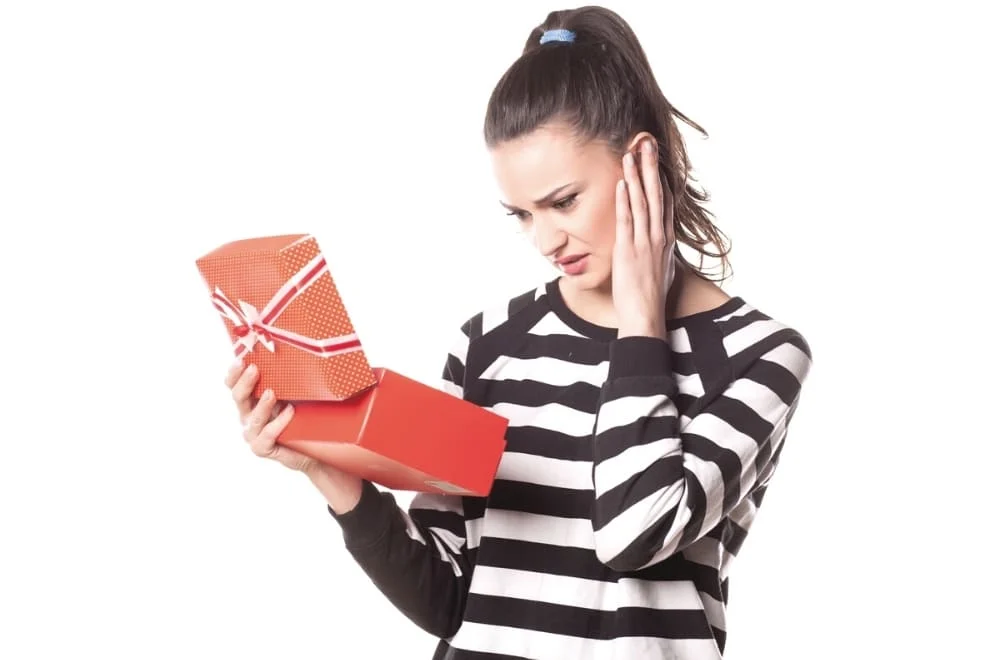 7 Hadiah yang Mungkin Tidak Dihargai Pasangan Anda, Jangan Sampai Keliru - WHAT TO DO WITH UNWANTED GIFTS hadiah yang mungkin tidak dihargai pasangan anda