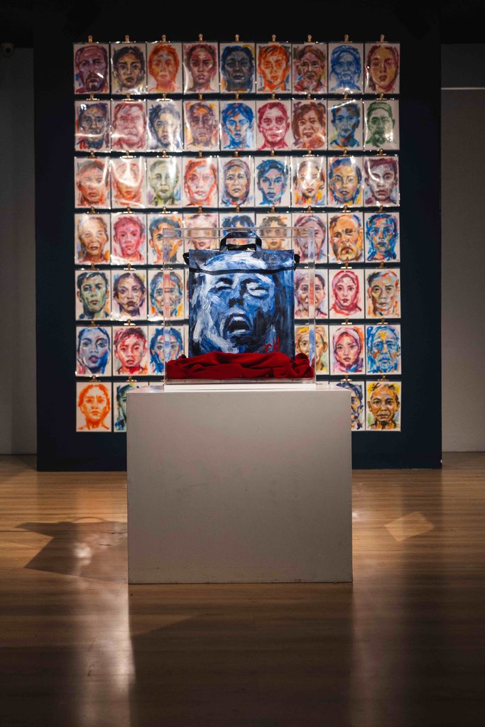 Rajata Hakim Ajak Pengunjung Tebak Wajah Asing hingga Diponegoro di ArtSphere Gallery - Rajata Hakim JOU 260829 RH Artsphere 20 Rajata Hakim Ajak Pengunjung Tebak Wajah Asing hingga Diponegoro di ArtSphere Gallery - Rajata Hakim JOU 260829 RH Artsphere 20