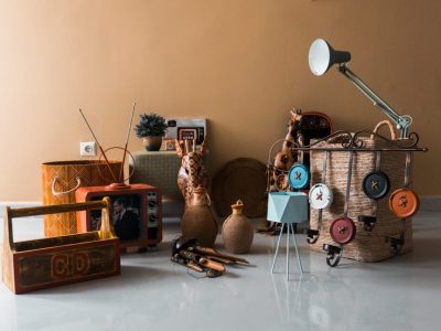 8 Cara Menata Kamar Kost yang Sempit dan Banyak Barang, Dijamin Muat!