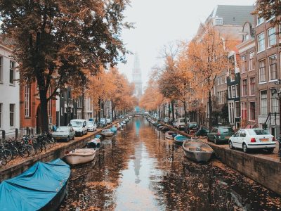 Photo by Miltiadis Fragkidis biaya hidup di belanda