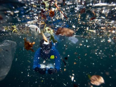 Studi Baru Mengungkap Satu Liter Air Mengandung 240.000 Fragmen Plastik Kecil