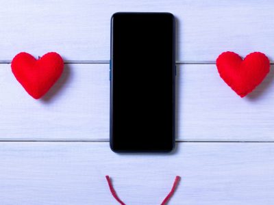 cara membuat pacar makin sayang saat LDR