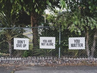 cara menghadapi orang yang ingin bunuh diri